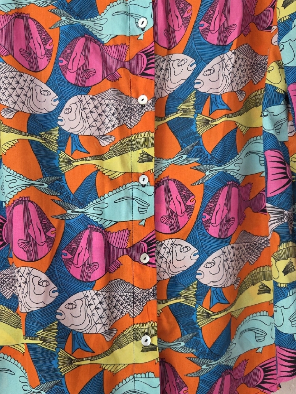Vibrant Whimsical Vintage Multi-Color Fish Print Button-Down Shirt - Picture 2 of 7